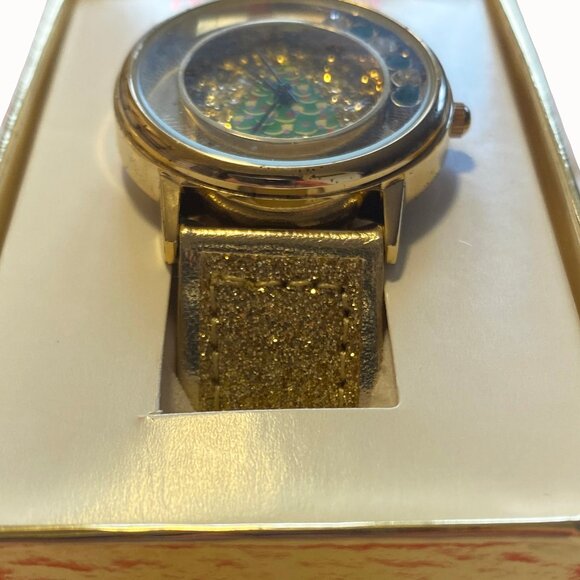 Macy's Holiday Lane Tree Watch - Picture 4 of 5